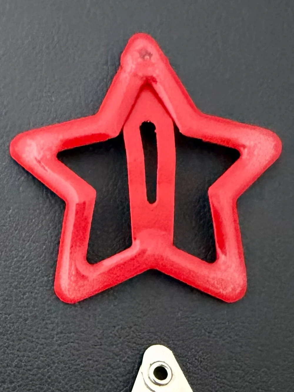 5 Snap Metal Hair Clips Barrettes ~ 1 Glow in Dark Red Star, 1 Black, 3 Silver